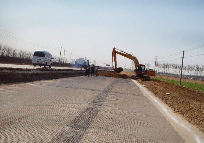 鋼塑土工格柵應用于瀝青混凝土道路拓寬